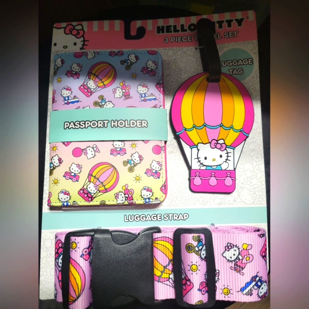 Hello Kitty 3 piece travel set